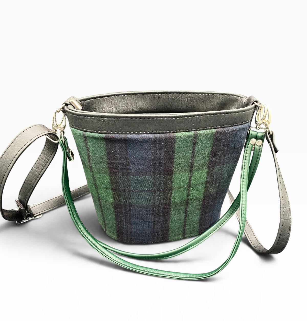Classic Flannel Tartan & Faux Leather Bucket Bag, 4 Pockets, 2 Straps