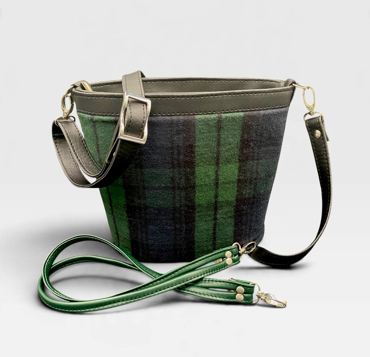 Classic Flannel Tartan & Faux Leather Bucket Bag, 4 Pockets, 2 Straps
