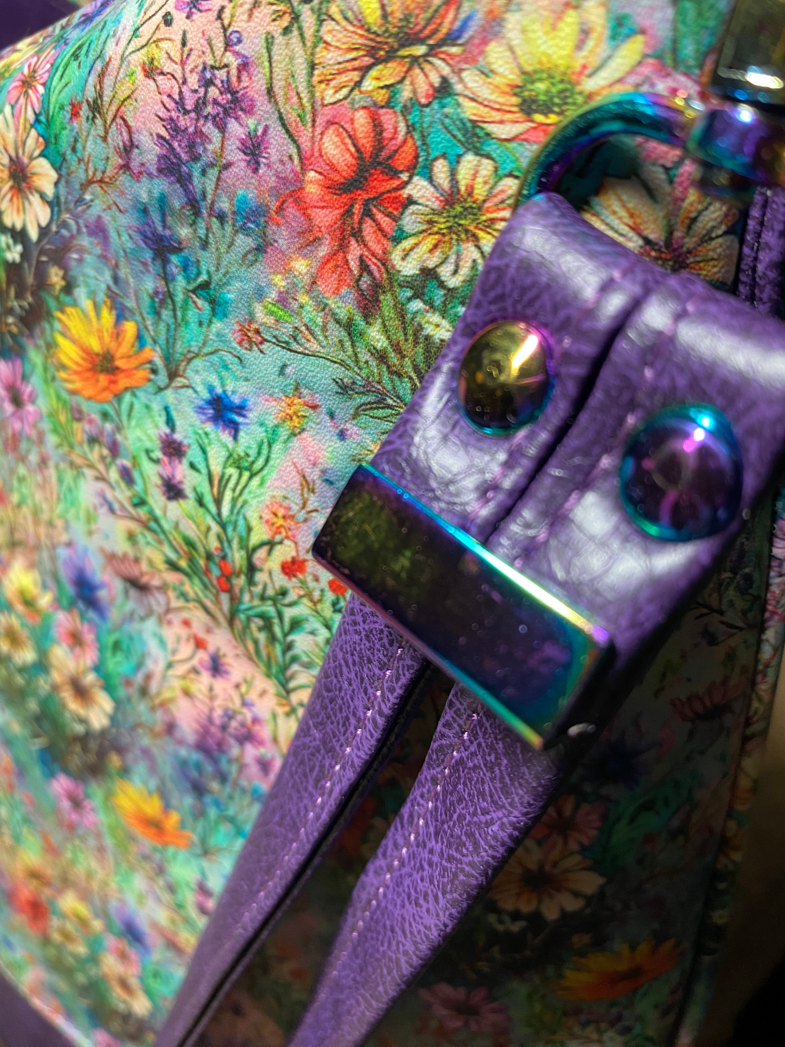 Wildflower Bucket Bag, interior divider compartment & slip pocket