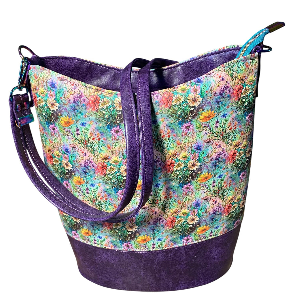 Wildflower Bucket Bag, interior divider compartment & slip pocket