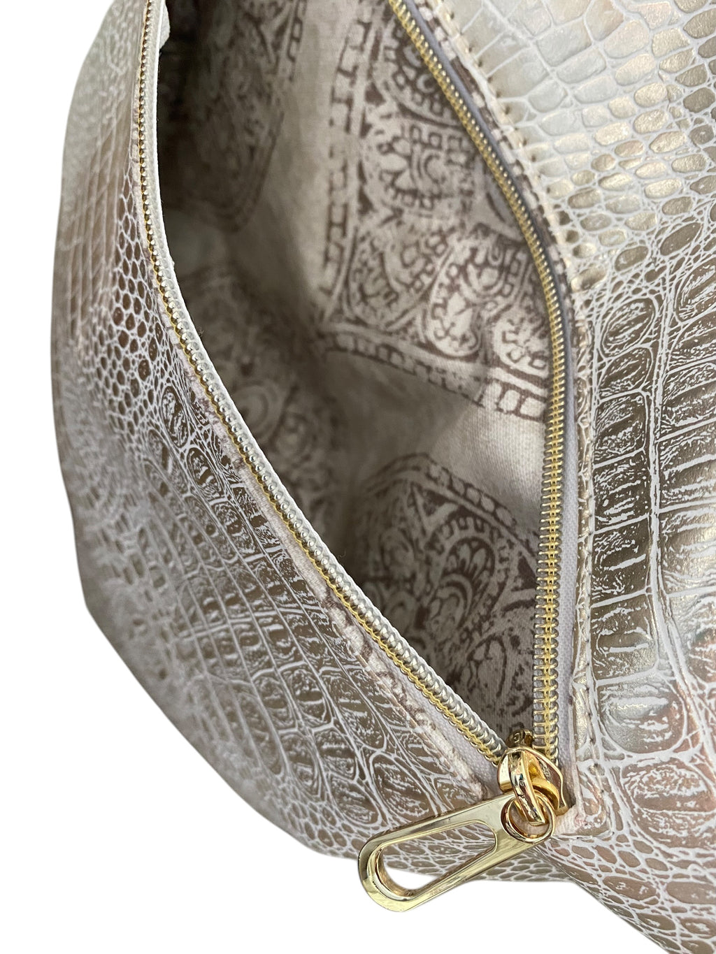 Oversized vinyl Hobo bag, pockets, 24” top zipper 17w x 33h gold & cream
